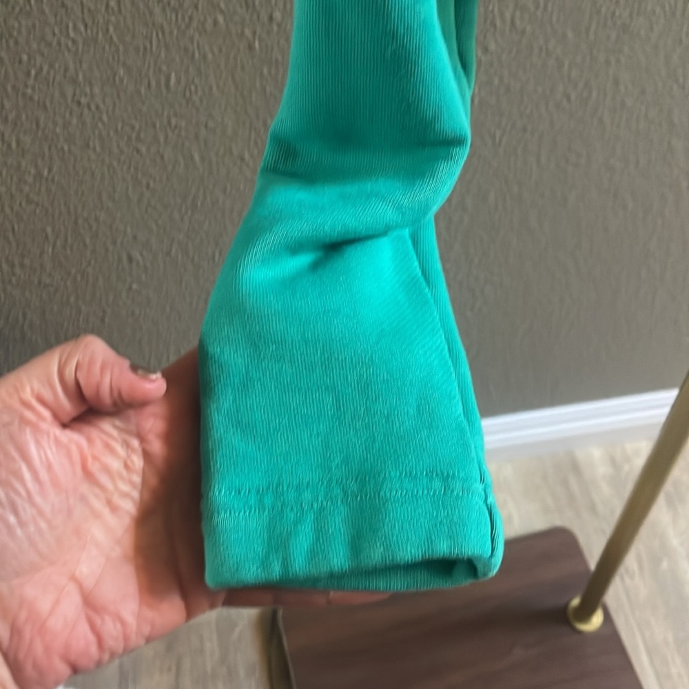 Nike Women's Teal Long Sleeve cropped sweater Top - Picture 5 of 9